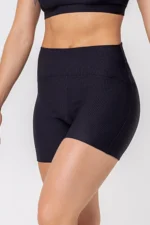 Shorts Lotus Preto Canelado