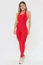 Macacão Lírio Vermelho Scarlet Canelado
